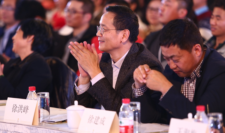 Small e118ce47f9188c37a0dd5170b76a6ebc