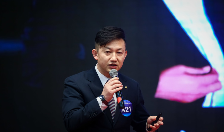 Small b5d855e285ee3f9e73572c9f61a5f680