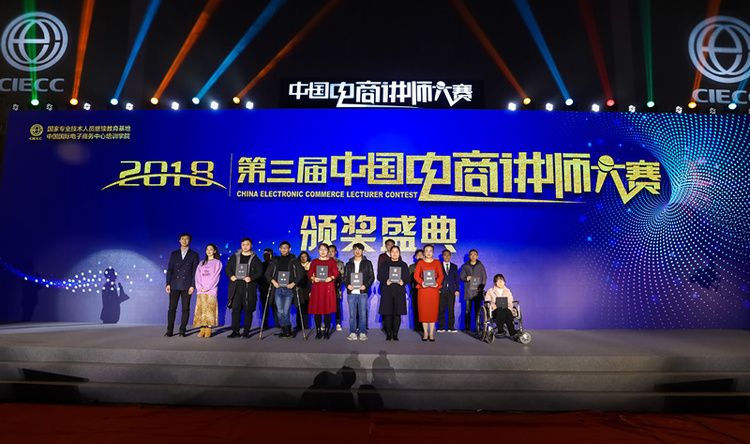 Small 5702b41616cb2d9d2cf633bc1e8f2975